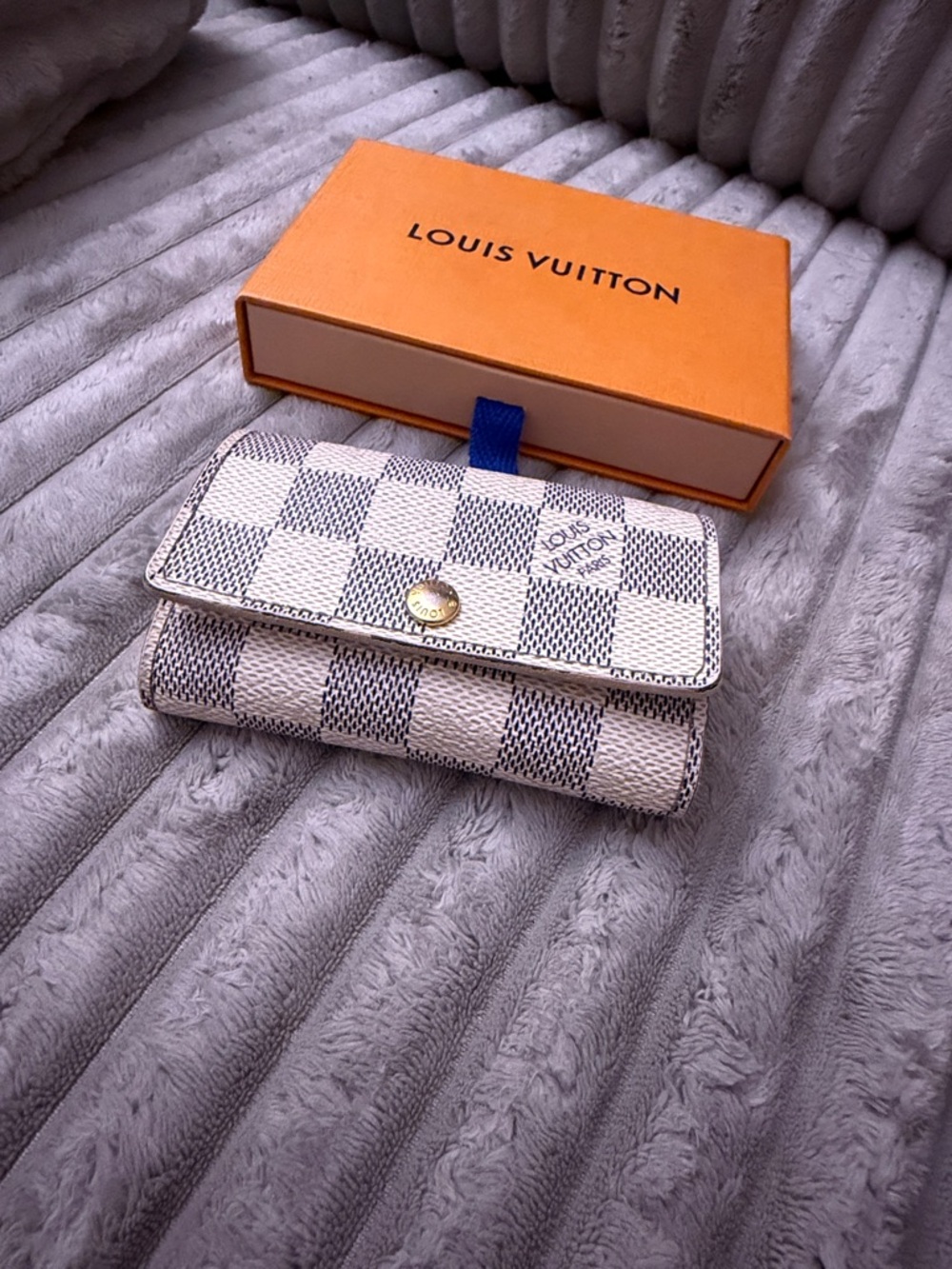 Authentic Louis Vuitton Damier Azur 6 Ring Key Holder. Preloved ✨